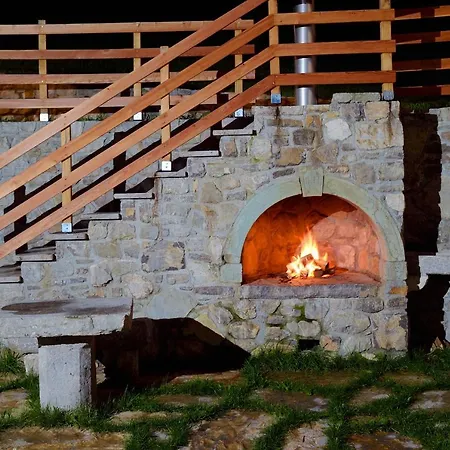 Granaries Pear & Walnut Tolmin