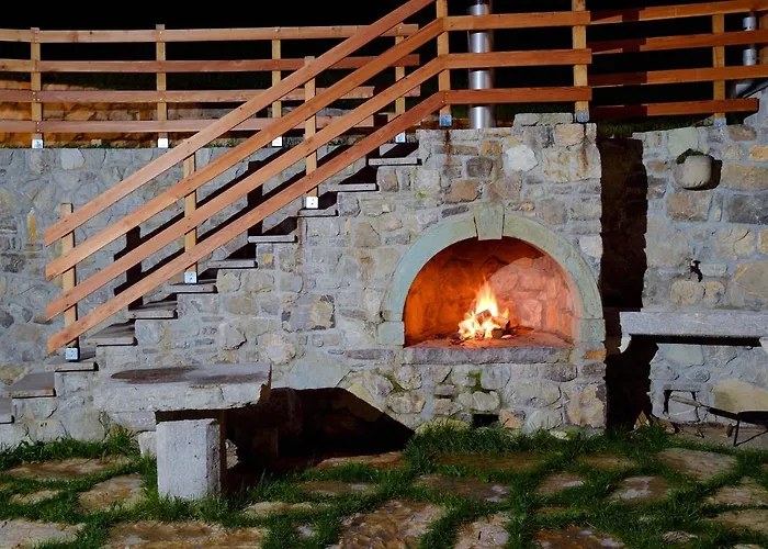 Granaries Pear&walnut Tolmin