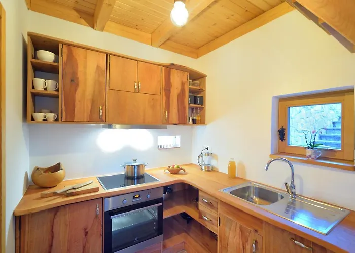 Granaries Pear&walnut Tolmin